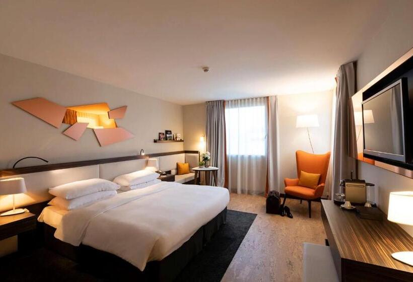Premium room with terrace, Radisson Blu Hotel, Paris Boulogne
