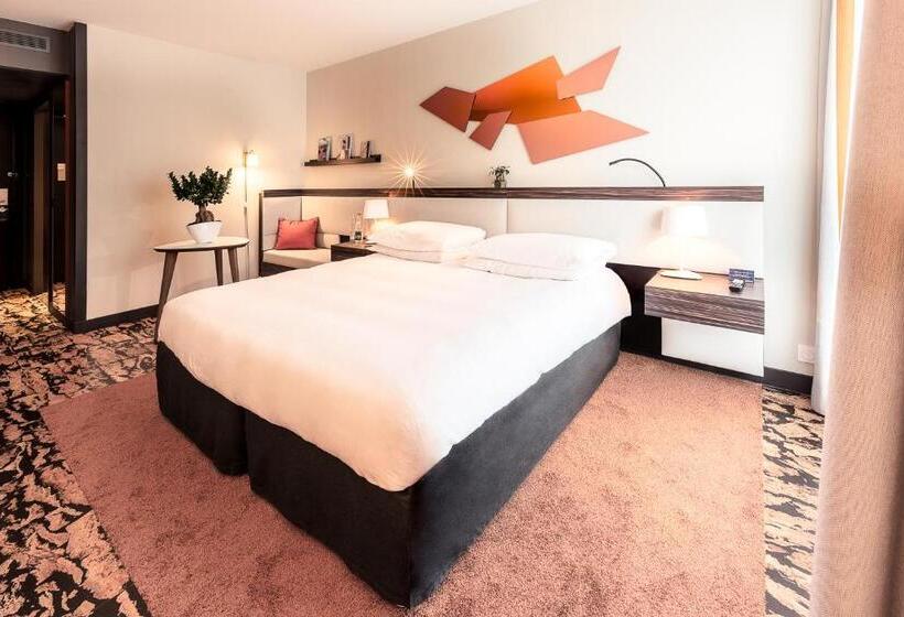 Premium room with terrace, Radisson Blu Hotel, Paris Boulogne