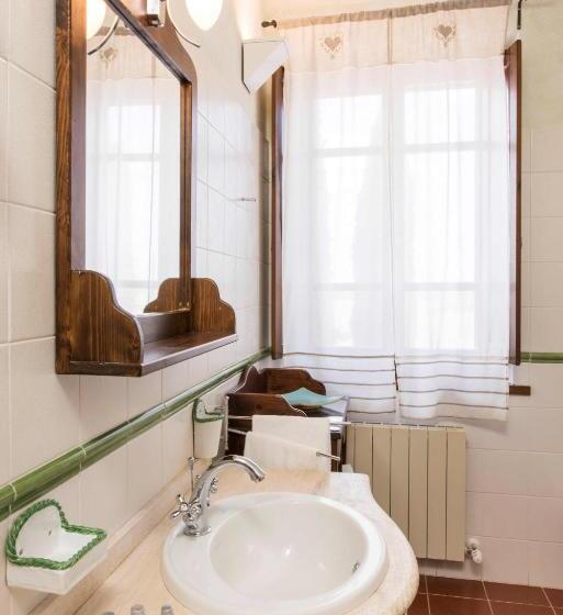 Полулюкс, Borgo Tre Rose