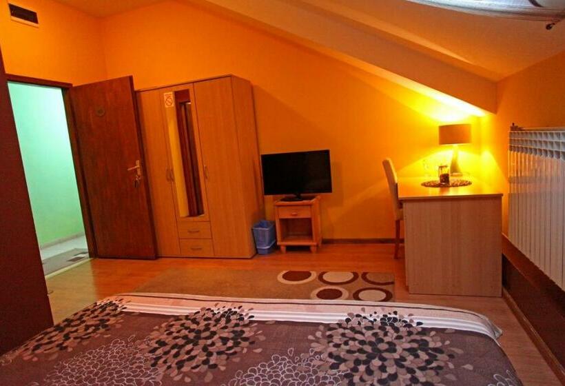 اتاق استاندارد سه نفره, Rooms With A Parking Space Osijek, Slavonija   15994