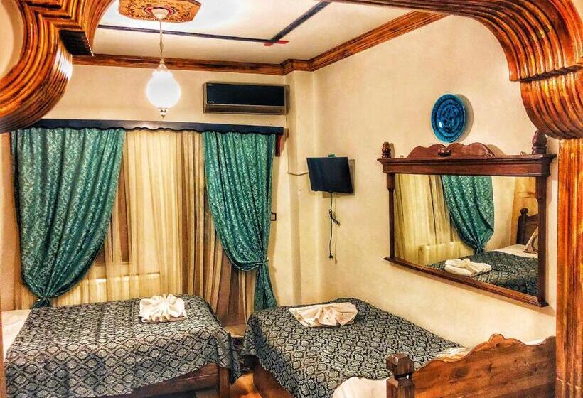 Balkonlu 4 kişilik Standart Oda, Mirzade Konak