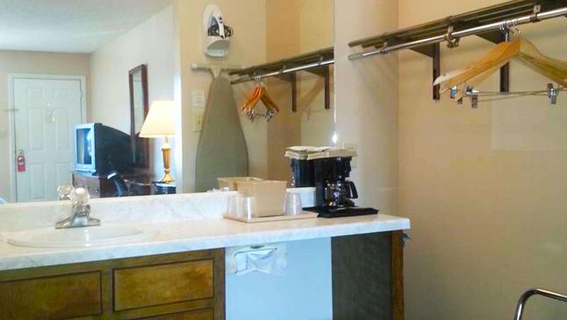 اتاق لوکس با چشم‌انداز استخر, Ino Hotel & Suites