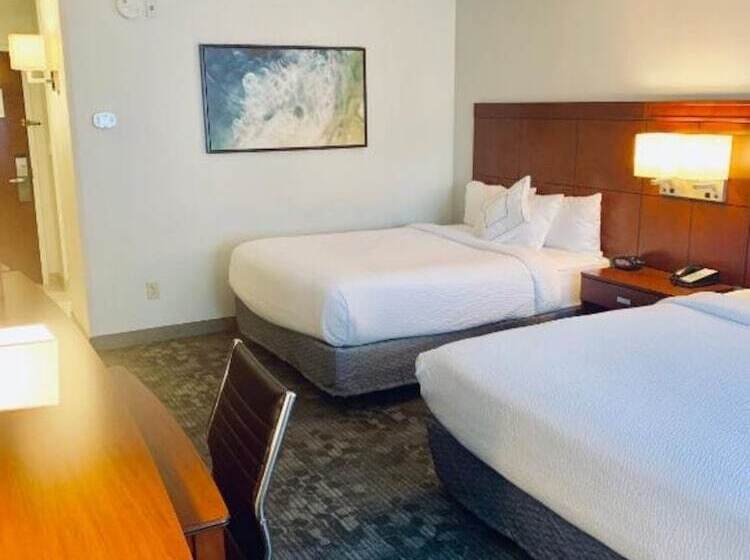 Habitación Estándar 2 Camas Matrimonio, Courtyard By Marriott Myrtle Beach Barefoot Landing