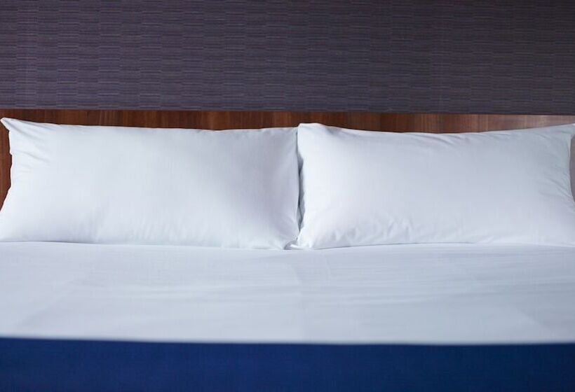 اتاق استاندارد, Holiday Inn Express London Stansted Airport, An Ihg