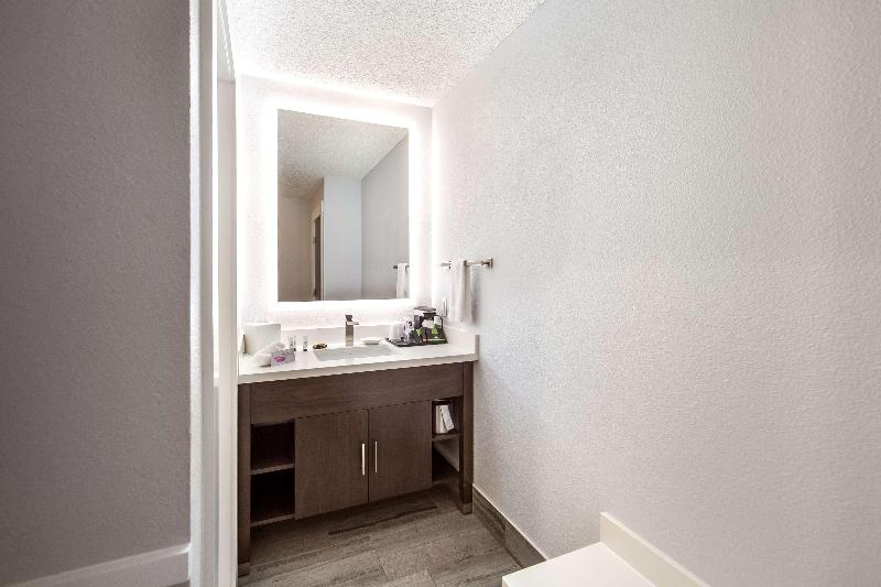 Полулюкс, Red Lion Inn & Suites Grants Pass