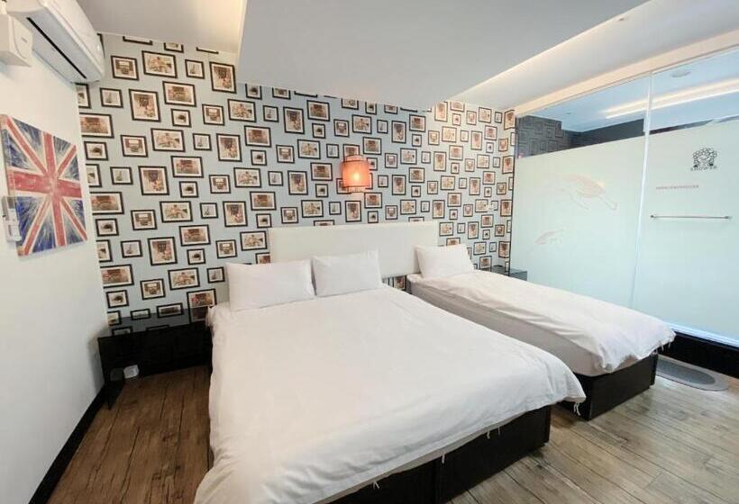 اتاق استاندارد سه نفره, Love River Inn