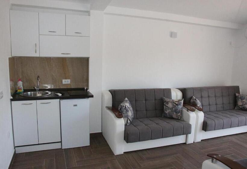 سوییت با چشم‌انداز کوه, Zigovic Apartmani