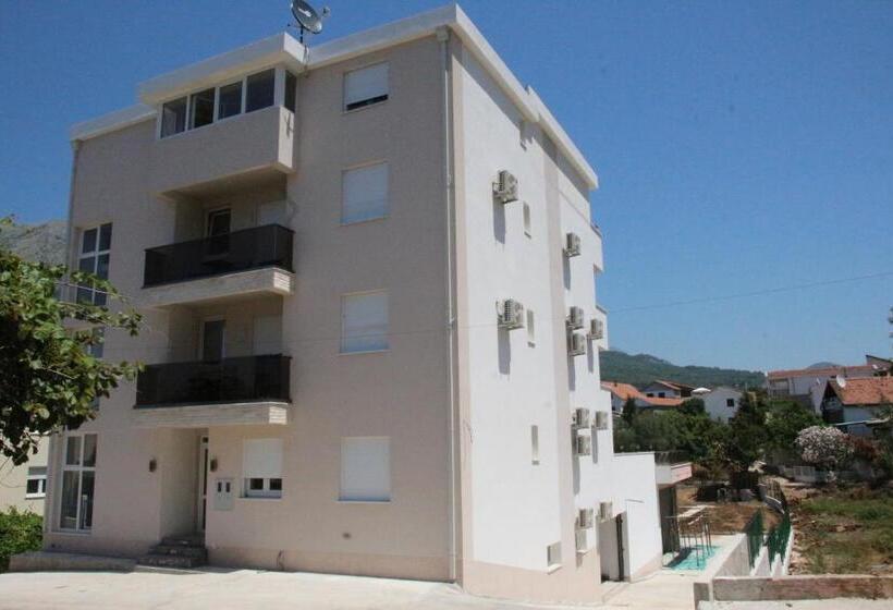 اتاق لوکس, Zigovic Apartmani
