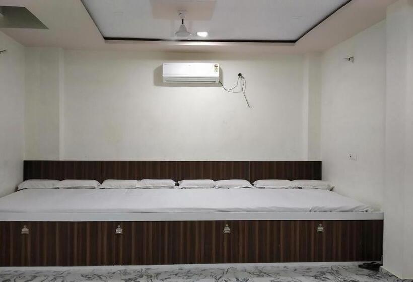 ファミリールーム, Rajlakshmi Guest House