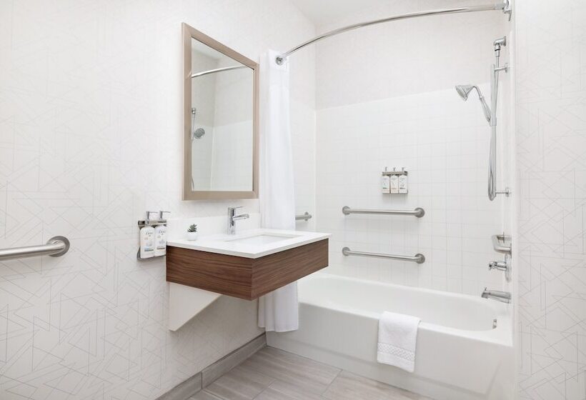 سوئیت برای معلولان, Holiday Inn Express Las Vegas Stadium Area, An Ihg