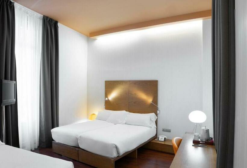 اتاق استاندارد سه نفره, Petit Palace Plaza Malaga