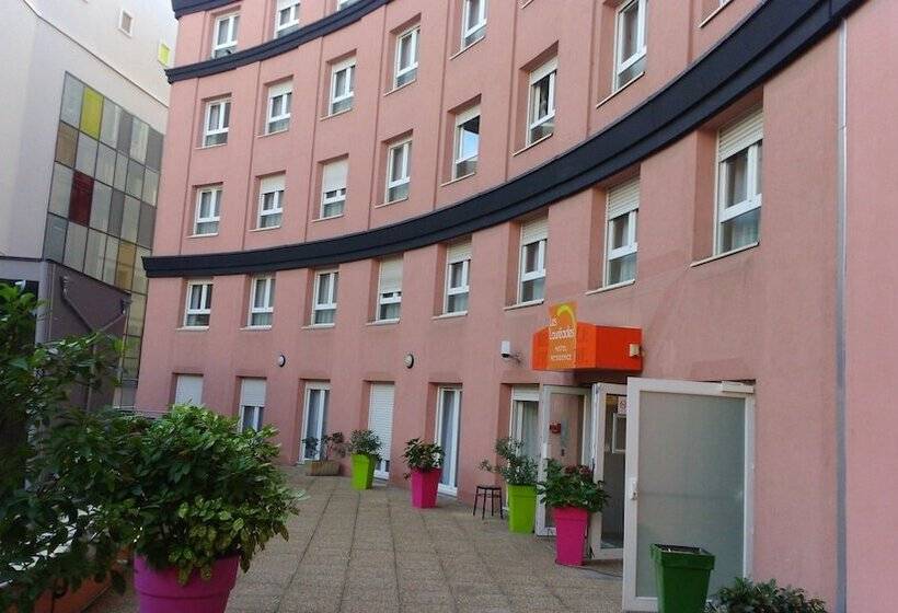 스탠다드 스튜디오, Hôtel Et Résidence Les Lauréades Clermont Ferrand Centre Jaude