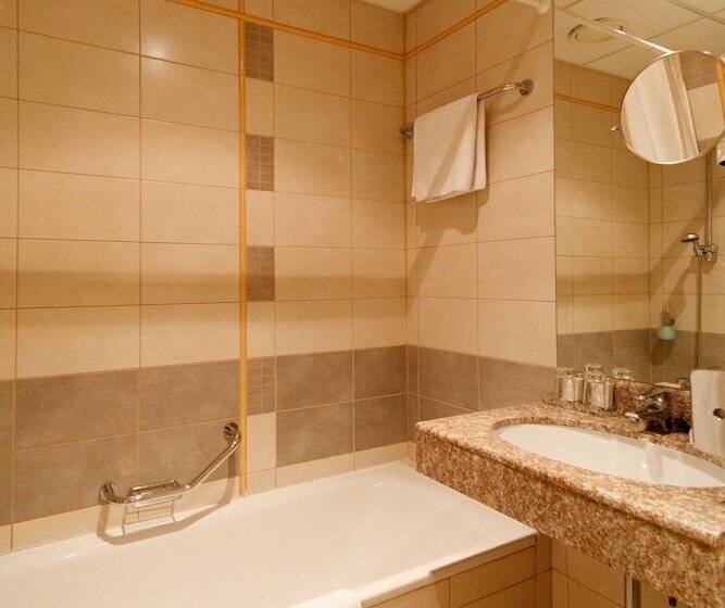 سوییت جونیور, Monika Centrum Hotels