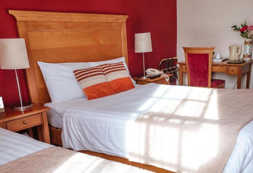 Семейный Номер, Pymgate Lodge Hotel Manchester Airport