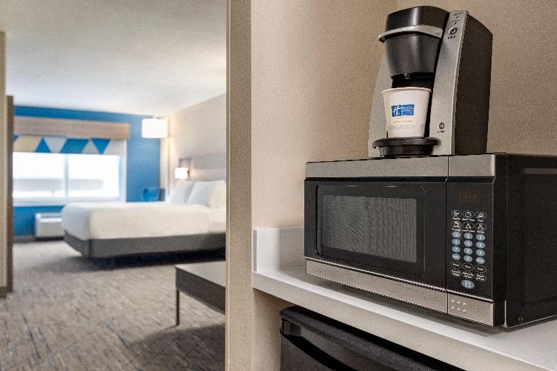 Люкс Адаптированный для Инвалидов, Holiday Inn Express Hotel & Suites Fort Pierce West, An Ihg