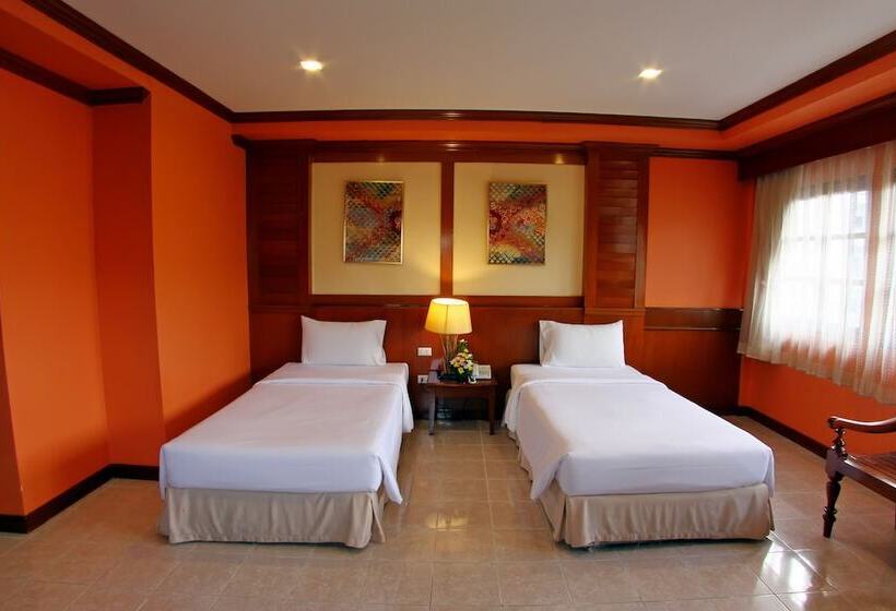 수피리어 룸, Baumanburi Hotel Patong