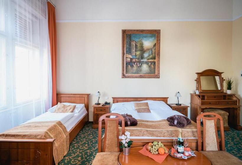 Четырехместный Номер Стандарт, City Hotel Unio Superior