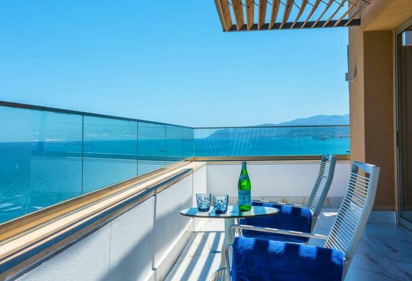 سوییت با چشم‌انداز دریا, I Resort Beach Hotel & Spa