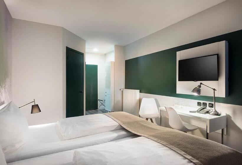 Номер Стандарт Трехместный, Days Inn Dessau