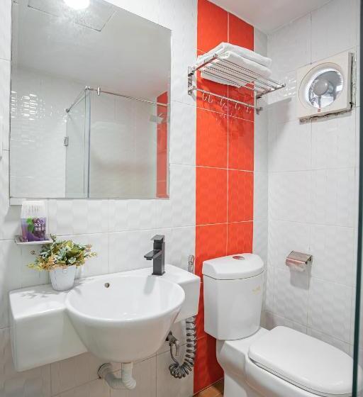 اتاق لوکس سه تخته, Floresta Hotel Chinatown