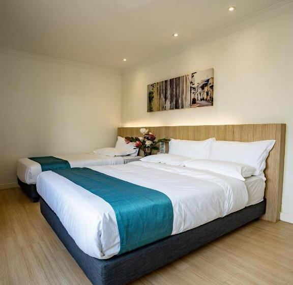 اتاق لوکس سه تخته, Floresta Hotel Chinatown