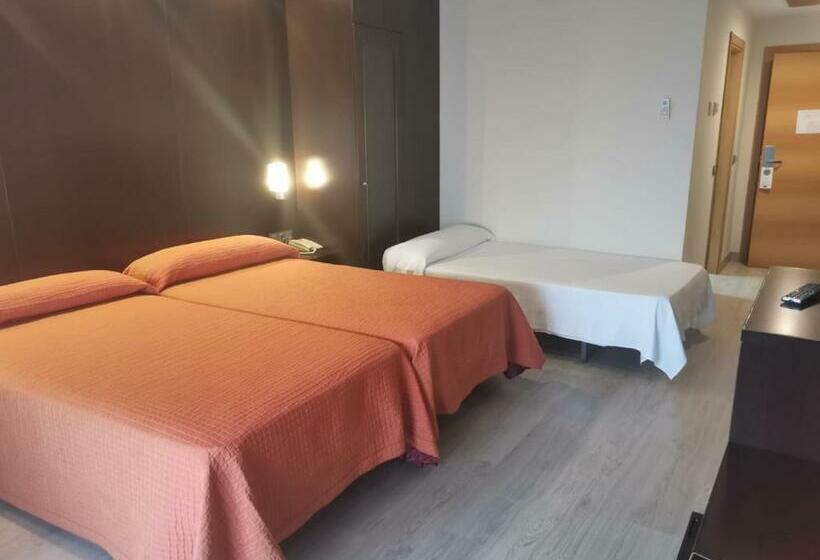 스탠다드 트리플 룸, Acosta Centro