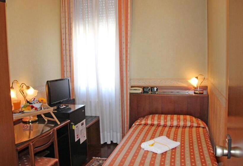 Номер Стандарт Индивидуальный, Albergo Ristorante Leon D'oro