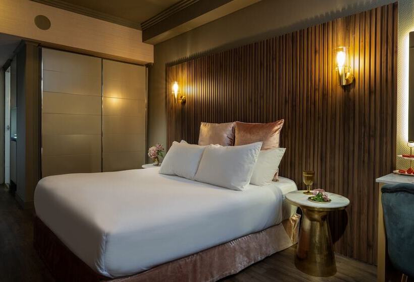 デラックスルーム, Leonardo Gordon Beach