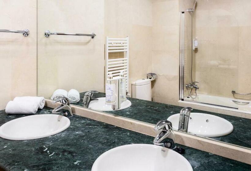 Семейный Номер Классика, B&b Hotel Madrid Aeropuerto T4