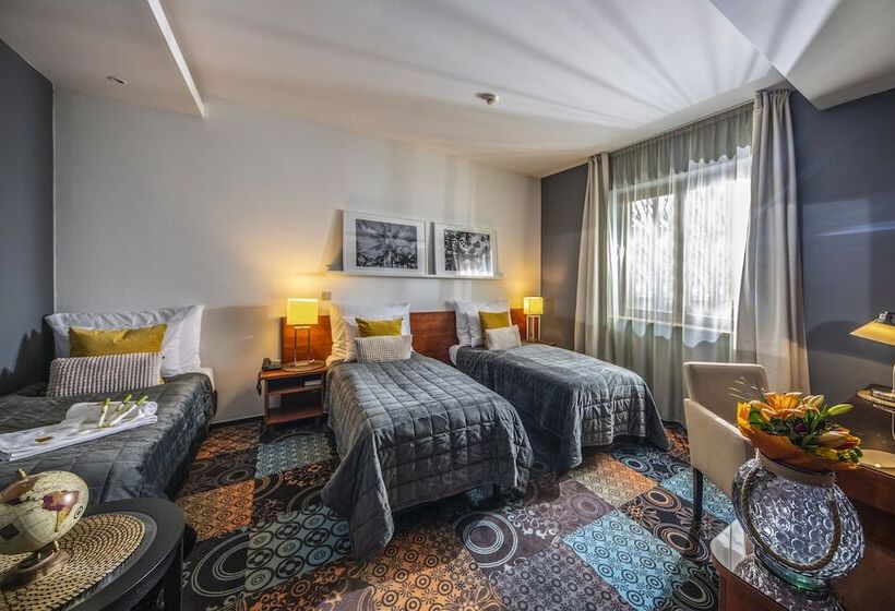 Номер Стандарт Трехместный, Budapest Airport Hotel Stáció Wellness & Konferencia