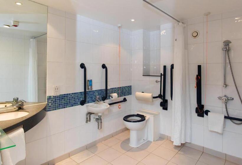 Номер Стандарт Адаптированный для Инвалидов, Holiday Inn Express Newcastle Gateshead, An Ihg