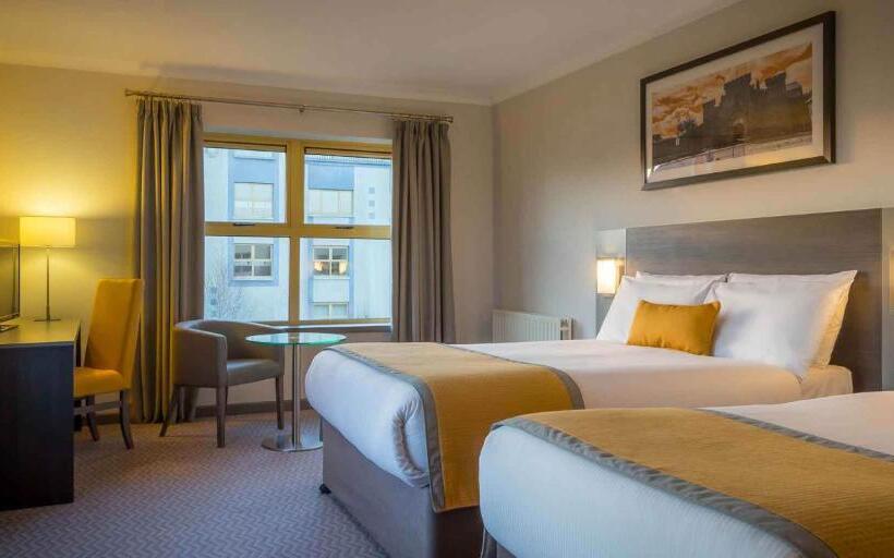 标准三人间, Maldron Hotel & Leisure Centre Limerick