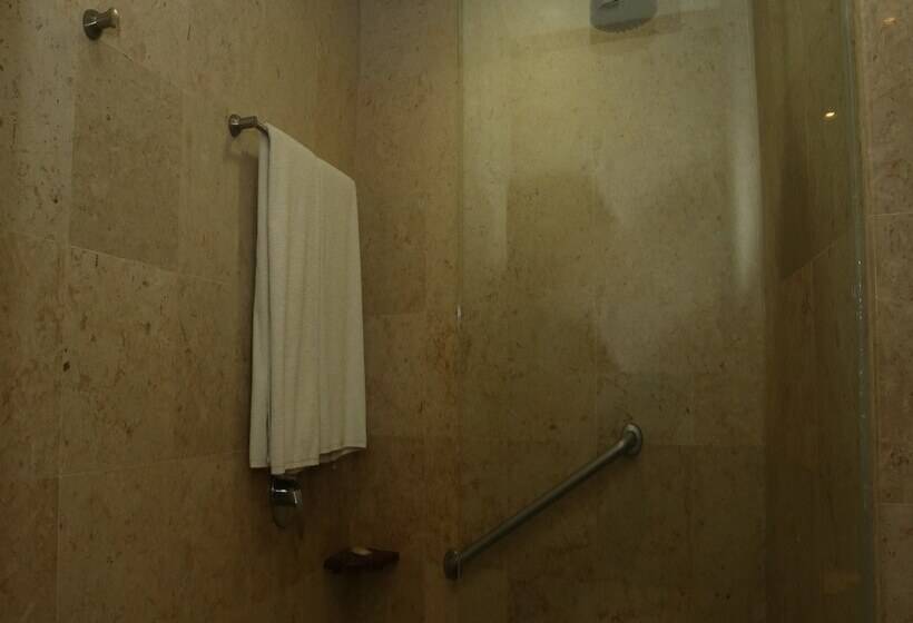 חדר דלוקס, Real Inn Nuevo Laredo