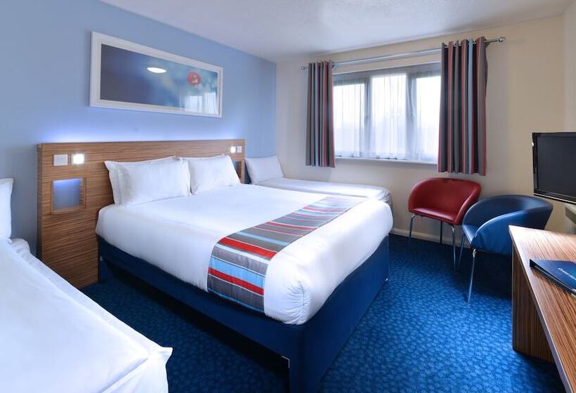스탠다드 트리플 룸, Travelodge Waterford