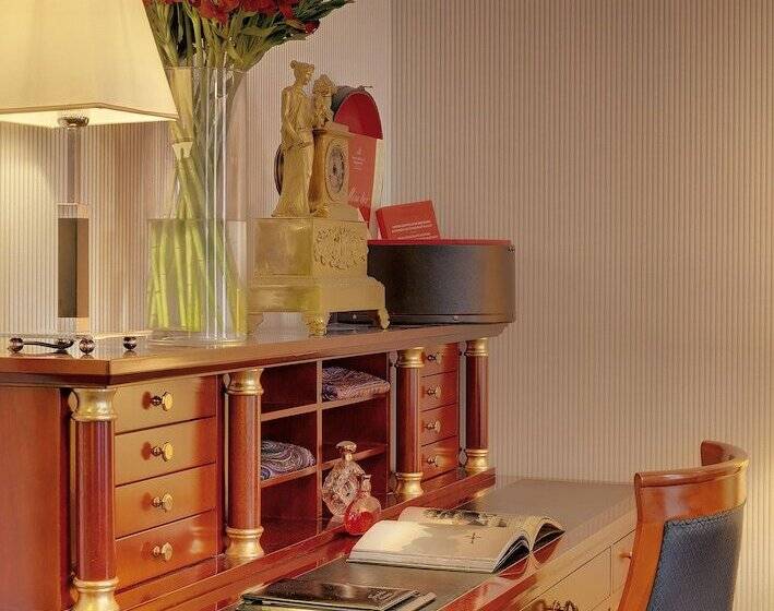 디럭스 스위트, Kempinski Hotel Moika 22