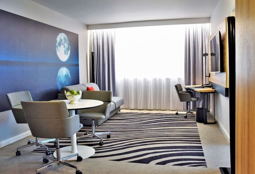 سوییت جونیور, Novotel Bucharest City Centre