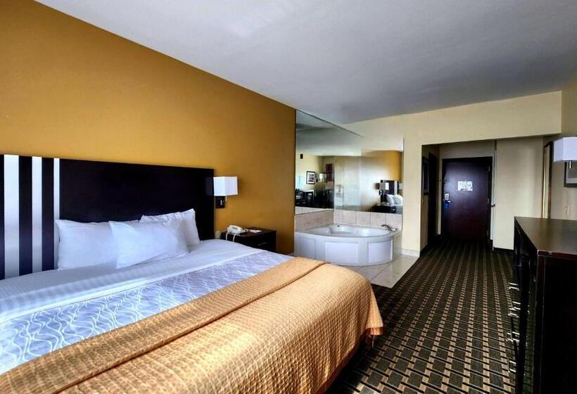 Номер Deluxe Кровать Кинг, Days Inn & Suites By Wyndham Sam Houston Tollway