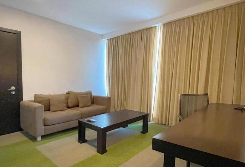 디럭스 스위트, Trinitarias Suites