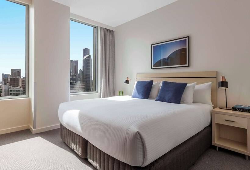 스탠다드 스튜디오, Oaks Melbourne On Market