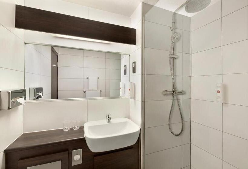 Семейный Номер, Ramada Bristol West