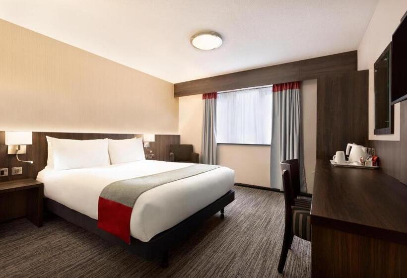 Номер Стандарт, Ramada Bristol West
