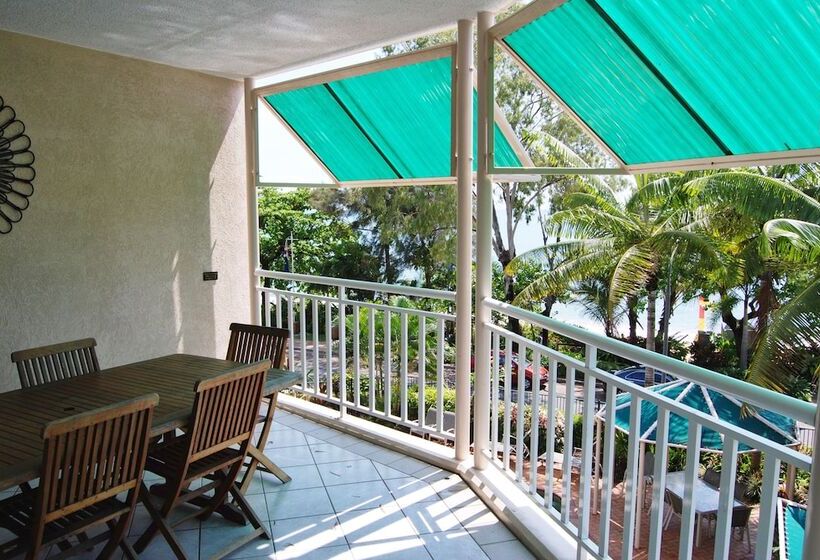 Апартаменты 3 Спальни, On The Beach Apartments