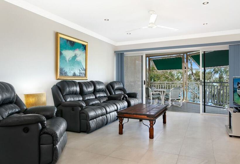 Апартаменты 3 Спальни, On The Beach Apartments