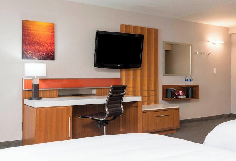 Standard-huone 2 Parivuodetta, Sonesta Hotel Grand Rapids Airport