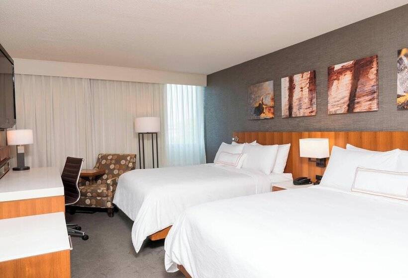 Standard-huone 2 Parivuodetta, Sonesta Hotel Grand Rapids Airport