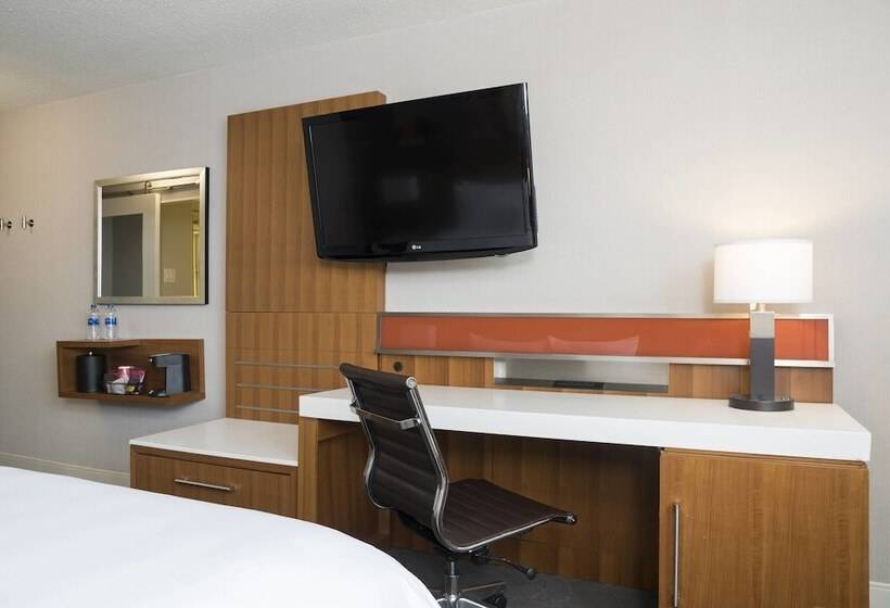 Люкс, Sonesta Hotel Grand Rapids Airport