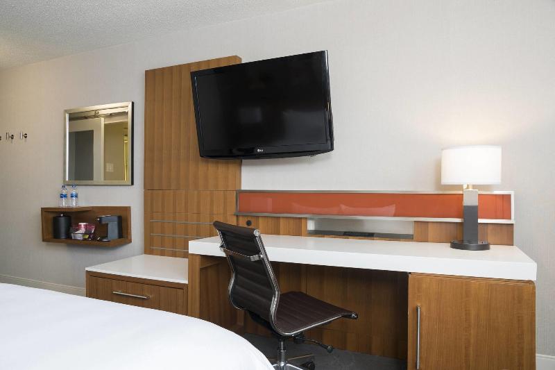 Люкс Кровать Кинг, Sonesta Hotel Grand Rapids Airport