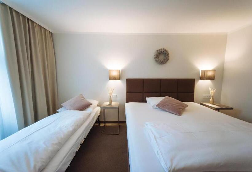 اتاق استاندارد سه نفره, Landhotel Potsdam