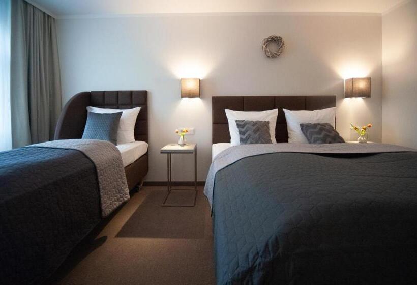 Номер Стандарт Трехместный, Landhotel Potsdam