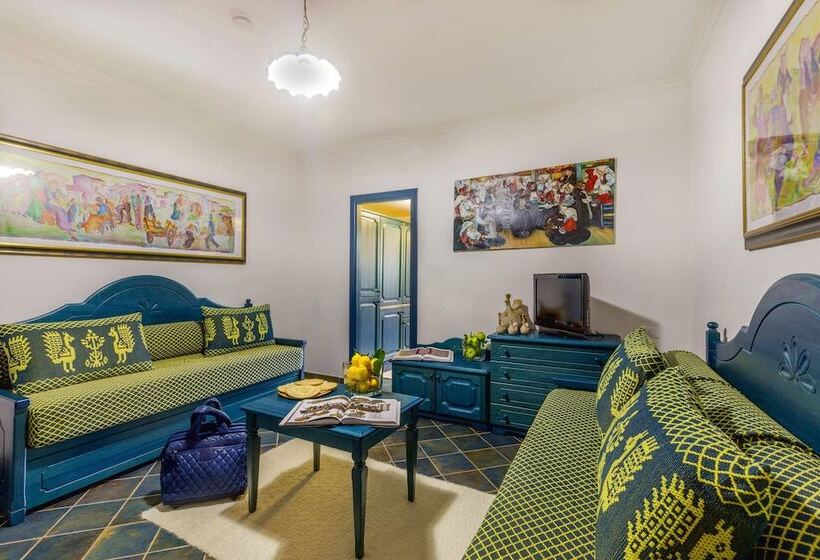 Семейный Номер, Cala Ginepro Hotel Resort